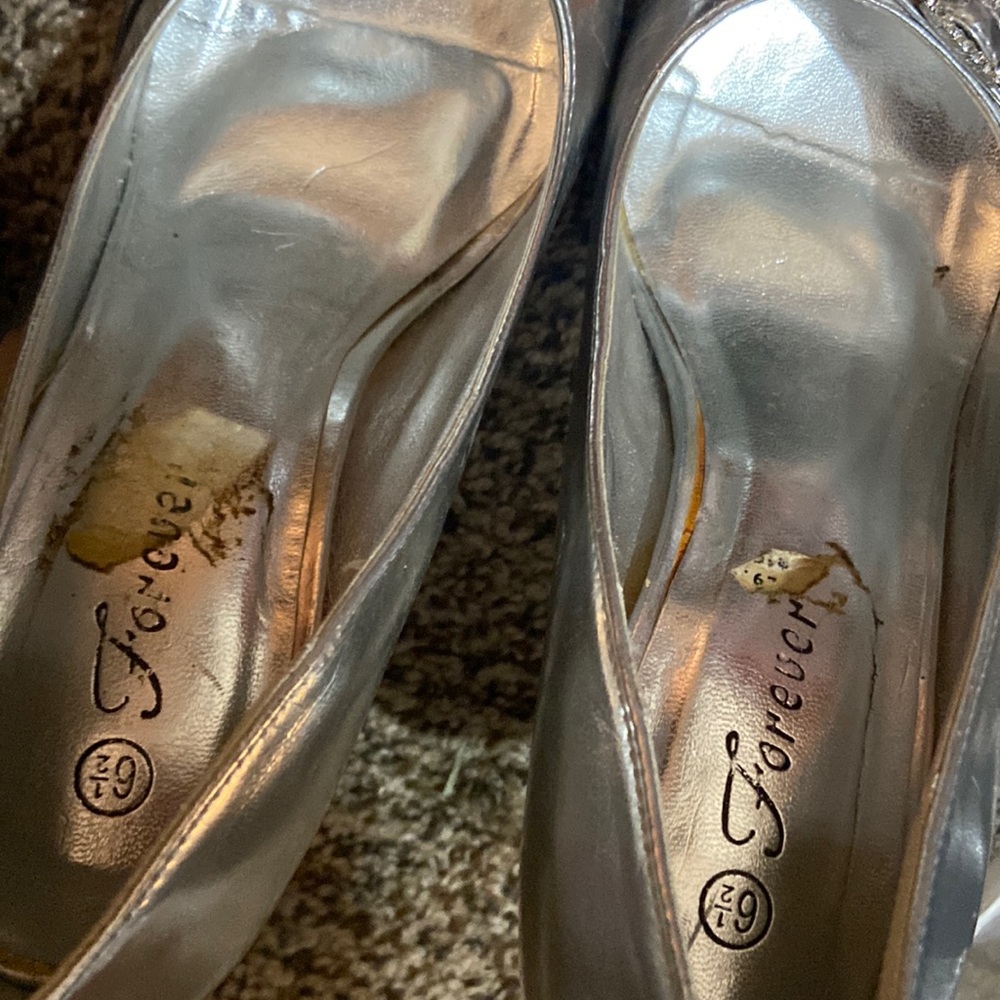 Women’s shoes size 6.5